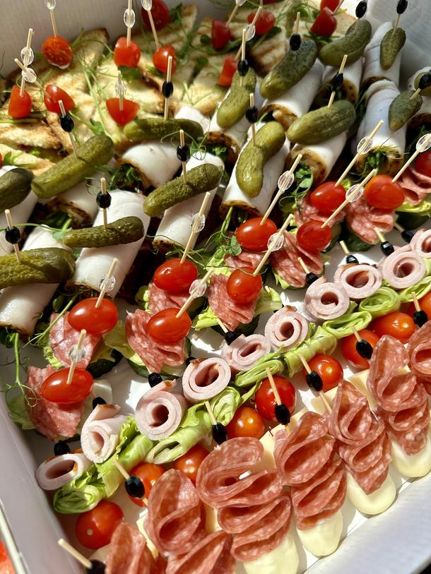 Канапе под крепкие Канапе под крепкие